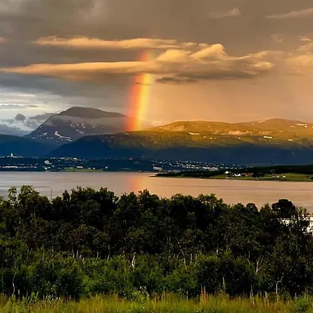 Kvaloya Arctic Retreat - In Beautiful Kvaloya,