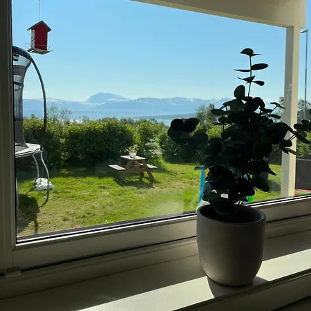 Kvaloya Arctic Retreat - In Beautiful Kvaloya, 홈스테이 트롬쇠