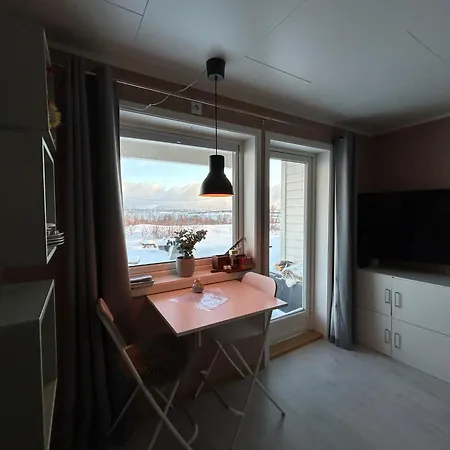 Kvaloya Arctic Retreat - In Beautiful Kvaloya, Homestay