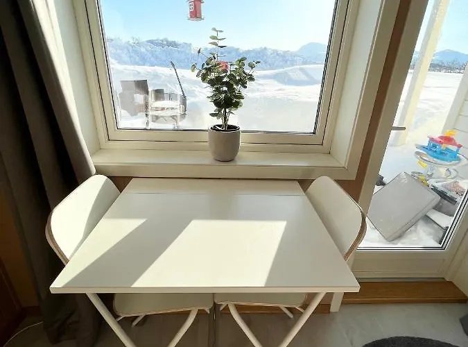 Kvaløya Arctic Retreat - In Beautiful Kvaløya, Privat overnatting *