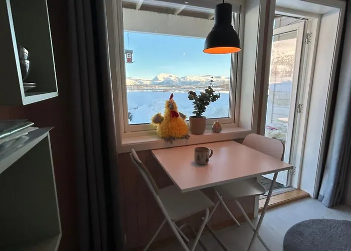 Kvaloya Arctic Retreat - In Beautiful Kvaloya, Quarto em Acomodações Particulares *