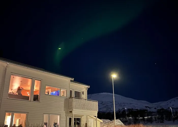 Kvaloya Arctic Retreat - In Beautiful Kvaloya, Quarto em Acomodações Particulares Tromsø