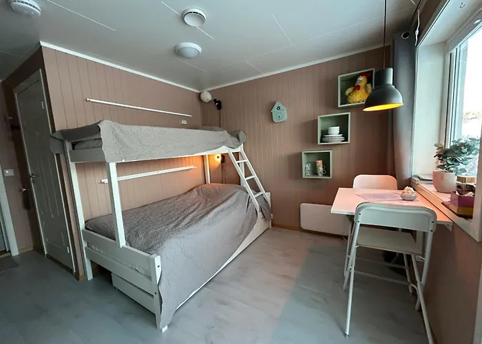 Kvaloya Arctic Retreat - In Beautiful Kvaloya, Quarto em Acomodações Particulares *