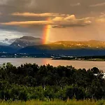 Kvaloya Arctic Retreat - In Beautiful Kvaloya,